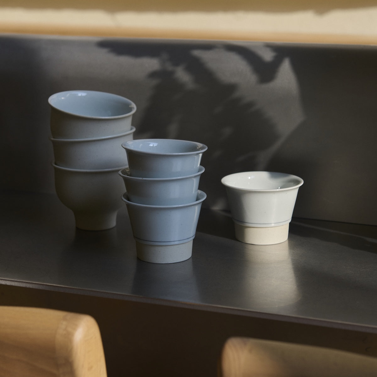 1616/ arita japan MANZ Tea Cup Brown/Blue/Natural