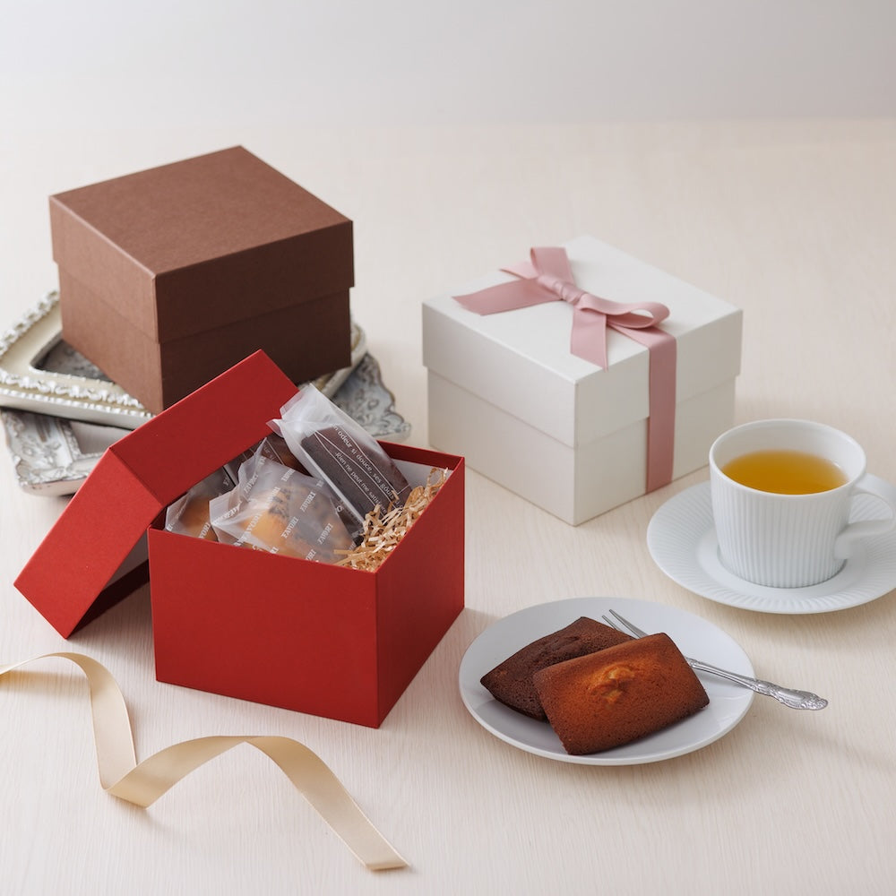 チョコレートギフトボックス  BAKED GOODS BOX  ベリーレッド・マロン・ホワイト  (20個)