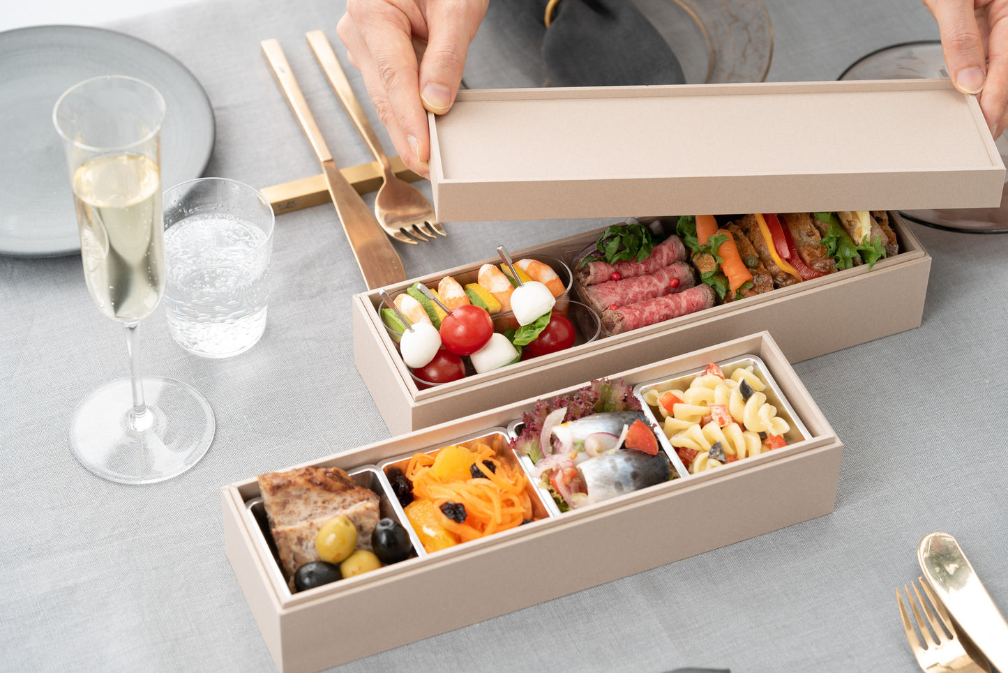 【9/30まで限定セール／表示価格より10％OFF／12月24日(水)午前着まで日時指定可】UTSUWA　ロング　(20入)　紙容器　蓋　¥330/個