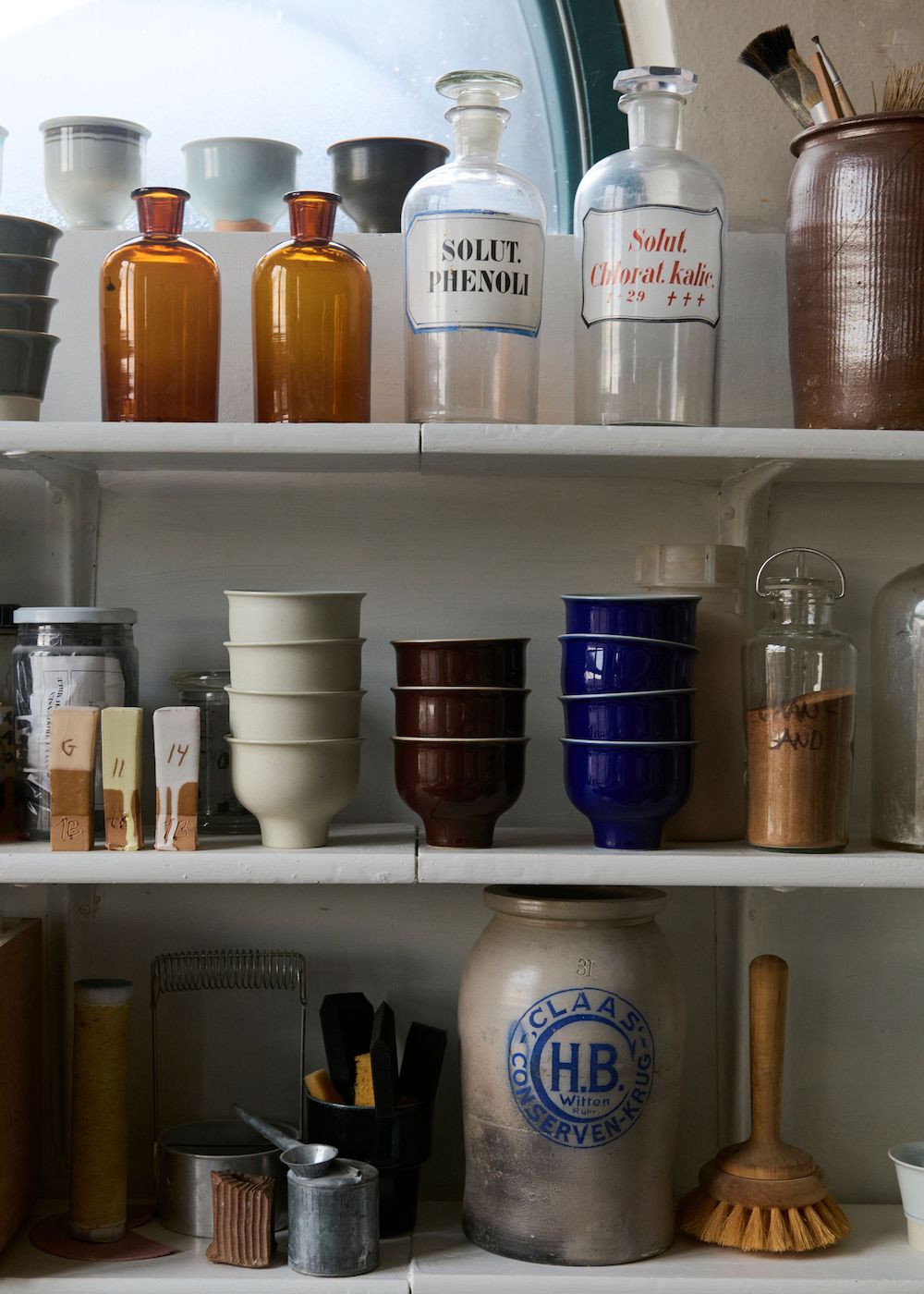 1616/ arita japan MANZ Tea Cup Brown/Blue/Natural